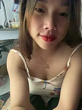 Snapshot of Emxinhka1 chatting on 07/16/26, 03:42 Emxinhka1 online show from 07/16/26, 03:42