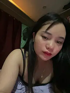 Snapshot of _Lylyy chatting on 04/05/26, 06:47 Lylyy online show from 04/05/26, 06:47