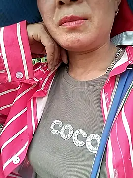 Snapshot of Neoone_1 chatting on 04/07/26, 09:00 Neoone 1 online show from 04/07/26, 09:00