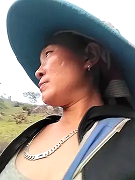 Snapshot of Neoone_1 chatting on 04/05/26, 10:44 Neoone 1 online show from 04/05/26, 10:44