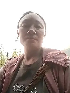 Snapshot of Neoone_1 chatting on 04/12/26, 10:40 Neoone 1 online show from 04/12/26, 10:40