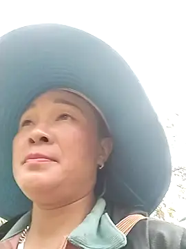 Snapshot of Neoone_1 chatting on 04/11/26, 07:45 Neoone 1 online show from 04/11/26, 07:45