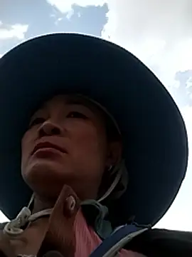 Snapshot of Neoone_1 chatting on 04/11/26, 12:07 Neoone 1 online show from 04/11/26, 12:07