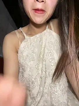 Snapshot of uyensexy chatting on 02/23/26, 02:39 uyensexy online show from 02/23/26, 02:39