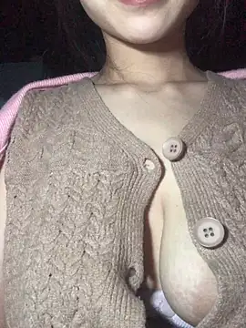 Snapshot of uyensexy chatting on 02/06/26, 03:19 uyensexy online show from 02/06/26, 03:19