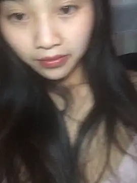 Snapshot of uyensexy chatting on 02/04/26, 03:40 uyensexy online show from 02/04/26, 03:40