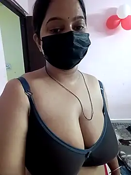 Snapshot of Aliya_Hott chatting on 06/30/26, 04:12 Aliya Hott online show from 06/30/26, 04:12
