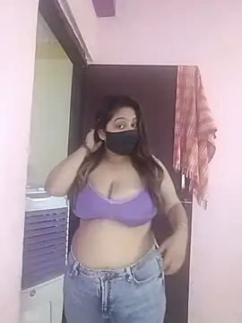 Aliya Hott online show from 05/17/26, 05:40