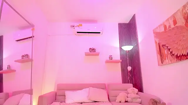 TAHIELA  online show from 02/13/26, 10:37