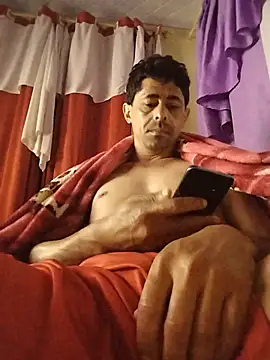 Snapshot of superred22 chatting on 07/08/26, 01:52 superred22 online show from 07/08/26, 01:52