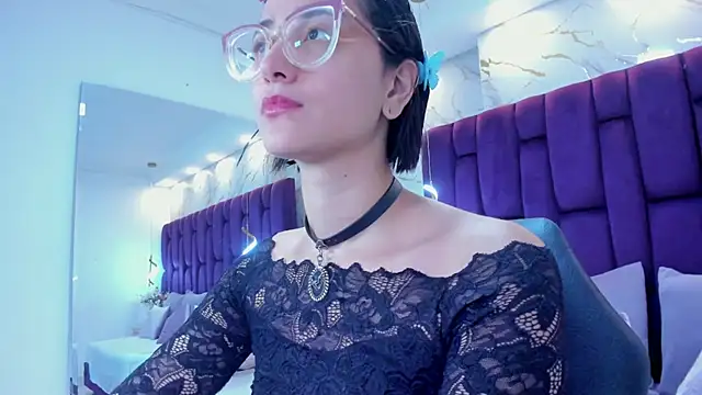 crystalstonee online show from 02/16/26, 09:45