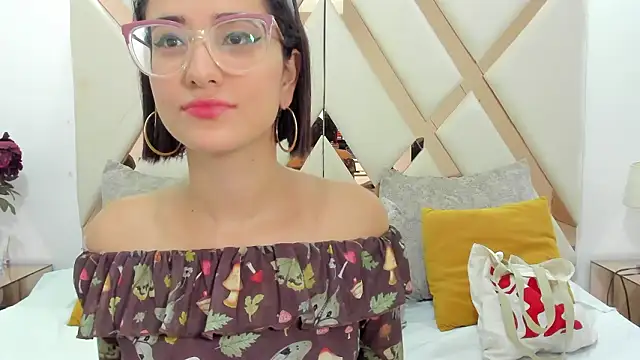 crystalstonee online show from 03/07/26, 09:20