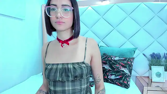 crystalstonee online show from 03/17/26, 10:02