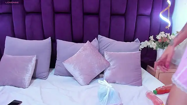 crystalstonee online show from 02/25/26, 10:09