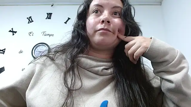 Snapshot of ElaMurray02 chatting on 02/13/26, 03:45 ElaMurray02 online show from 02/13/26, 03:45