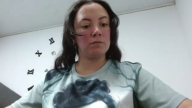 Snapshot of ElaMurray02 chatting on 02/09/26, 03:43 ElaMurray02 online show from 02/09/26, 03:43