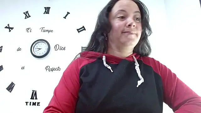 Snapshot of ElaMurray02 chatting on 02/11/26, 02:28 ElaMurray02 online show from 02/11/26, 02:28