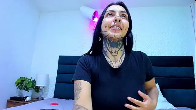 Dahliablack online show from 03/25/26, 04:28