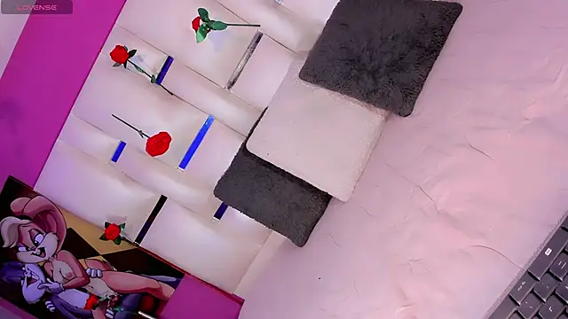 Snapshot of EmmaSweet23 chatting on 02/25/26, 04:12 EmmaSweet23 online show from 02/25/26, 04:12