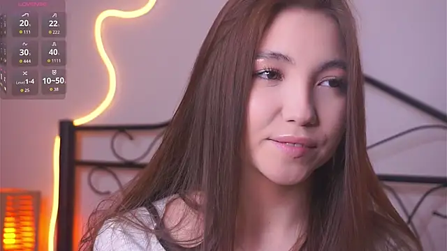 Snapshot of CarlaSpiva chatting on 04/05/26, 08:04 CarlaSpiva online show from 04/05/26, 08:04