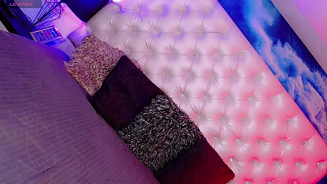 Snapshot of Baby_Lumina chatting on 02/10/26, 04:33 Baby Lumina online show from 02/10/26, 04:33