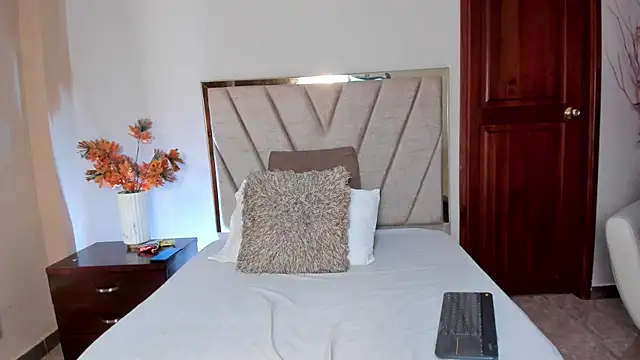 AylaStone online show from 02/15/26, 12:33