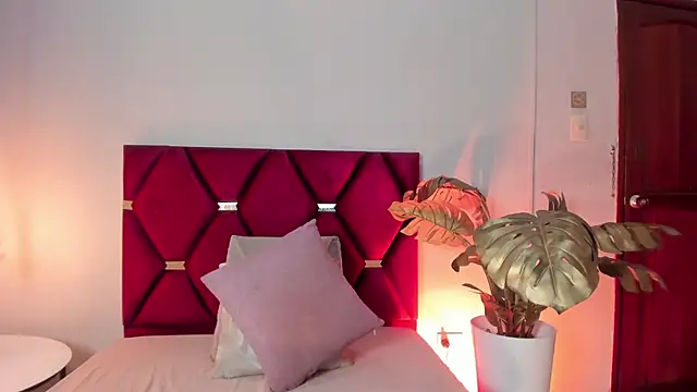 AnnaBroooks online show from 02/07/26, 12:18