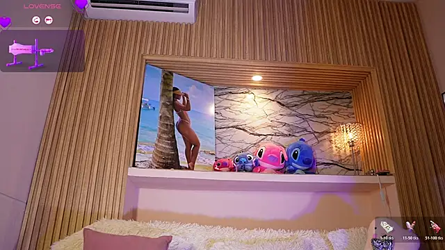 Adriana crof online show from 04/13/26, 04:05