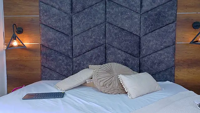 Snapshot of AnnieRouse__ chatting on 02/04/26, 11:49 AnnieRouse online show from 02/04/26, 11:49