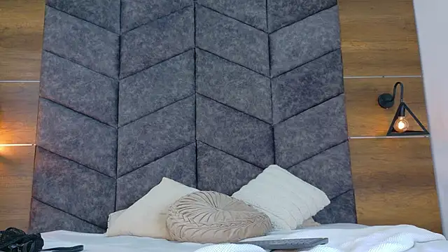 AnnieRouse   online show from 03/26/26, 11:41