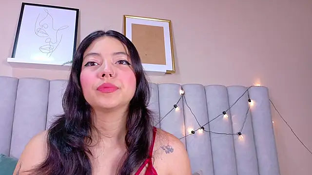 AnnieRouse   online show from 04/12/26, 11:35