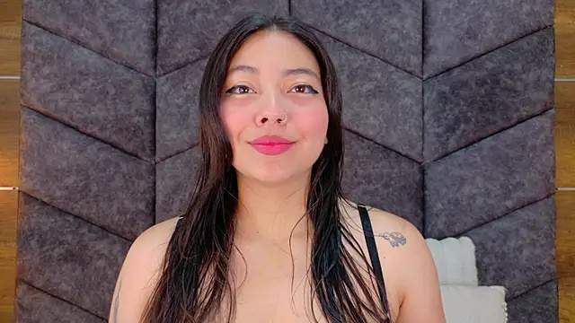 AnnieRouse   online show from 03/18/26, 11:57