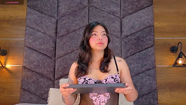 AnnieRouse   online show from 04/05/26, 11:39