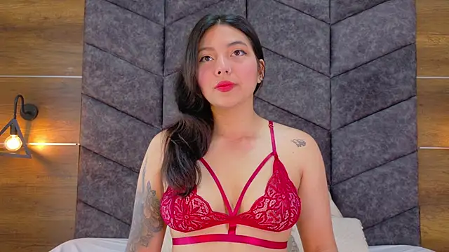 AnnieRouse   online show from 03/11/26, 11:48