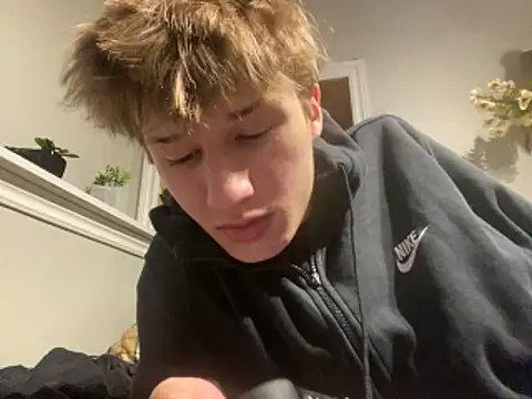 yourwhiteboy1 online show from 03/08/26, 01:11