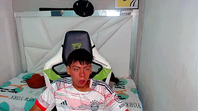 Liarr  online show from 03/12/26, 08:02