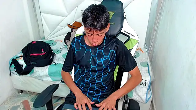 Liarr  online show from 03/14/26, 08:04