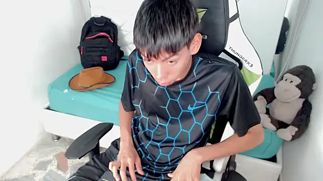 Liarr  online show from 02/25/26, 07:47