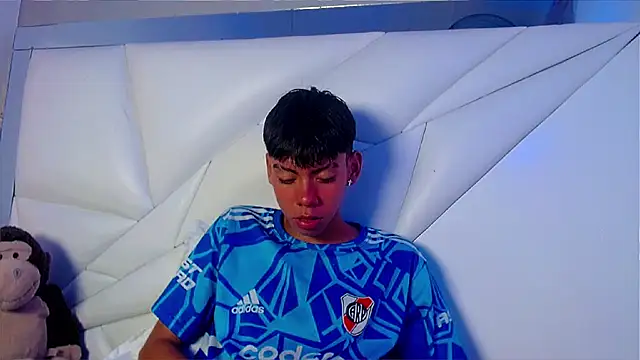 Liarr  online show from 04/13/26, 08:46