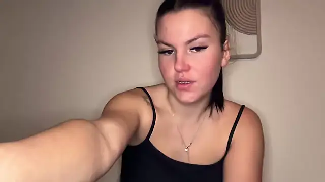 kiaraaaa75 online show from 02/03/26, 06:24