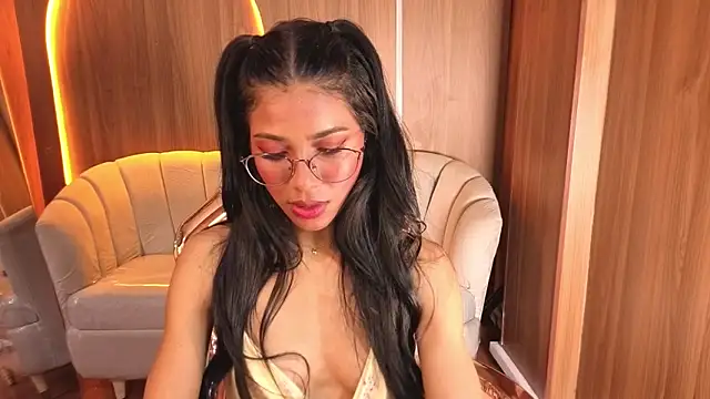 Alina b  online show from 04/14/26, 08:03