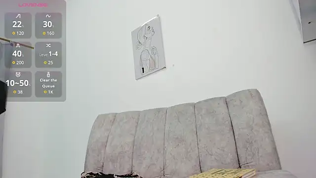 Snapshot of velvetluna_ chatting on 06/04/26, 02:11 velvetluna online show from 06/04/26, 02:11