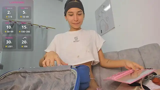 velvetluna  online show from 05/08/26, 01:04