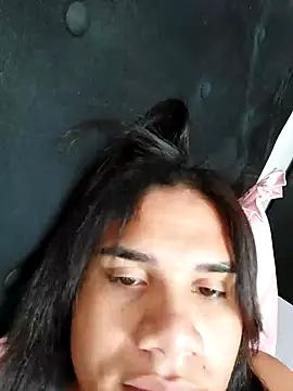 lavinyaalencar22 online show from 05/01/26, 04:12