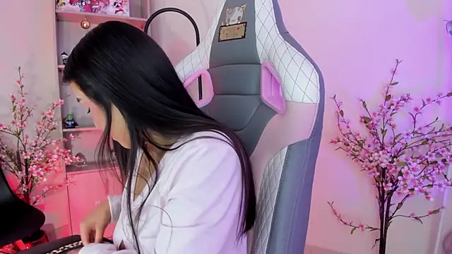 Snapshot of mavi_boo chatting on 02/25/26, 06:19 mavi boo online show from 02/25/26, 06:19