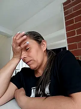 Snapshot of maynor_1998 chatting on 03/18/26, 05:03 maynor 1998 online show from 03/18/26, 05:03