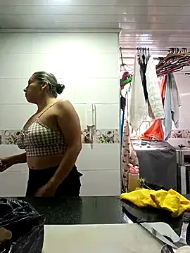 Snapshot of maynor_1998 chatting on 04/10/26, 01:51 maynor 1998 online show from 04/10/26, 01:51