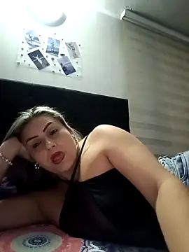 Snapshot of maynor_1998 chatting on 03/07/26, 11:43 maynor 1998 online show from 03/07/26, 11:43