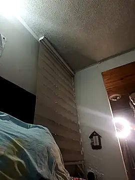 Snapshot of maynor_1998 chatting on 04/01/26, 01:41 maynor 1998 online show from 04/01/26, 01:41