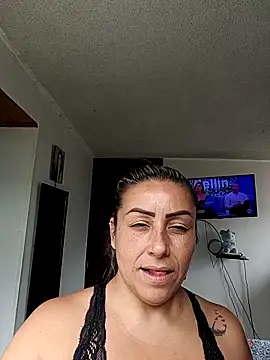 Snapshot of maynor_1998 chatting on 03/11/26, 03:39 maynor 1998 online show from 03/11/26, 03:39